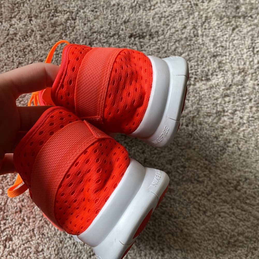 Nike Free Women’s Running Neon Orange Sneaker - Picture 4 of 7